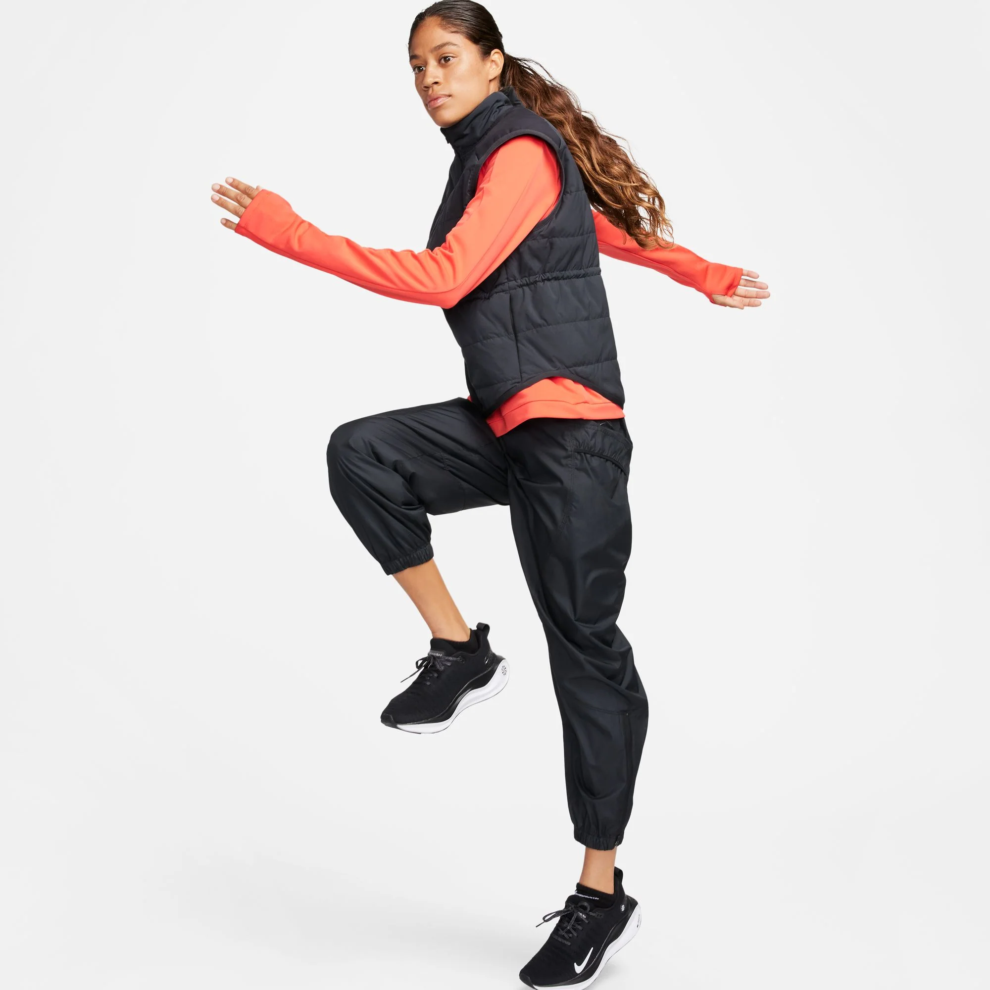 Nike Women's Therma-FIT Swift Running Gilet Black - Image 3