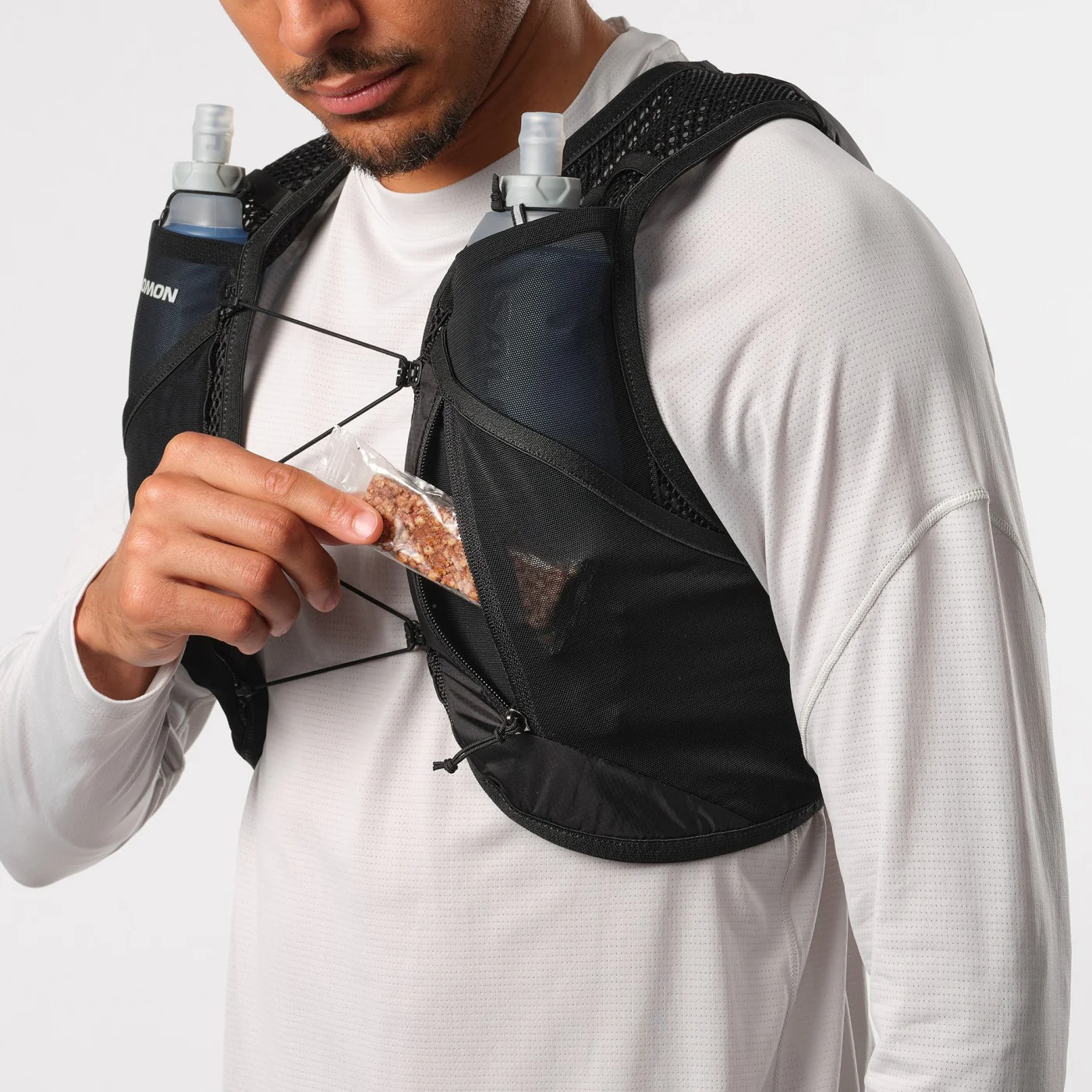 Salomon Active Skin 4 Set Running Vest Black / Metal - Image 3