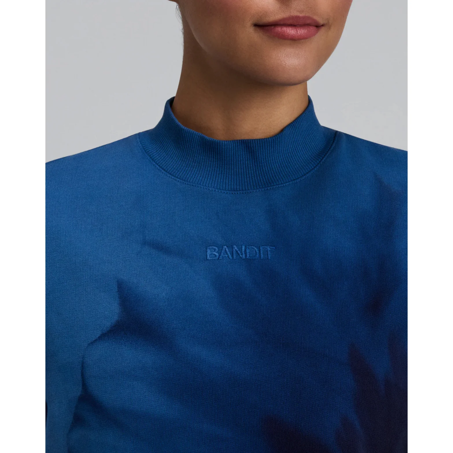 Women's Cropmock Pullover Aegean Blue Wave Print - Image 4