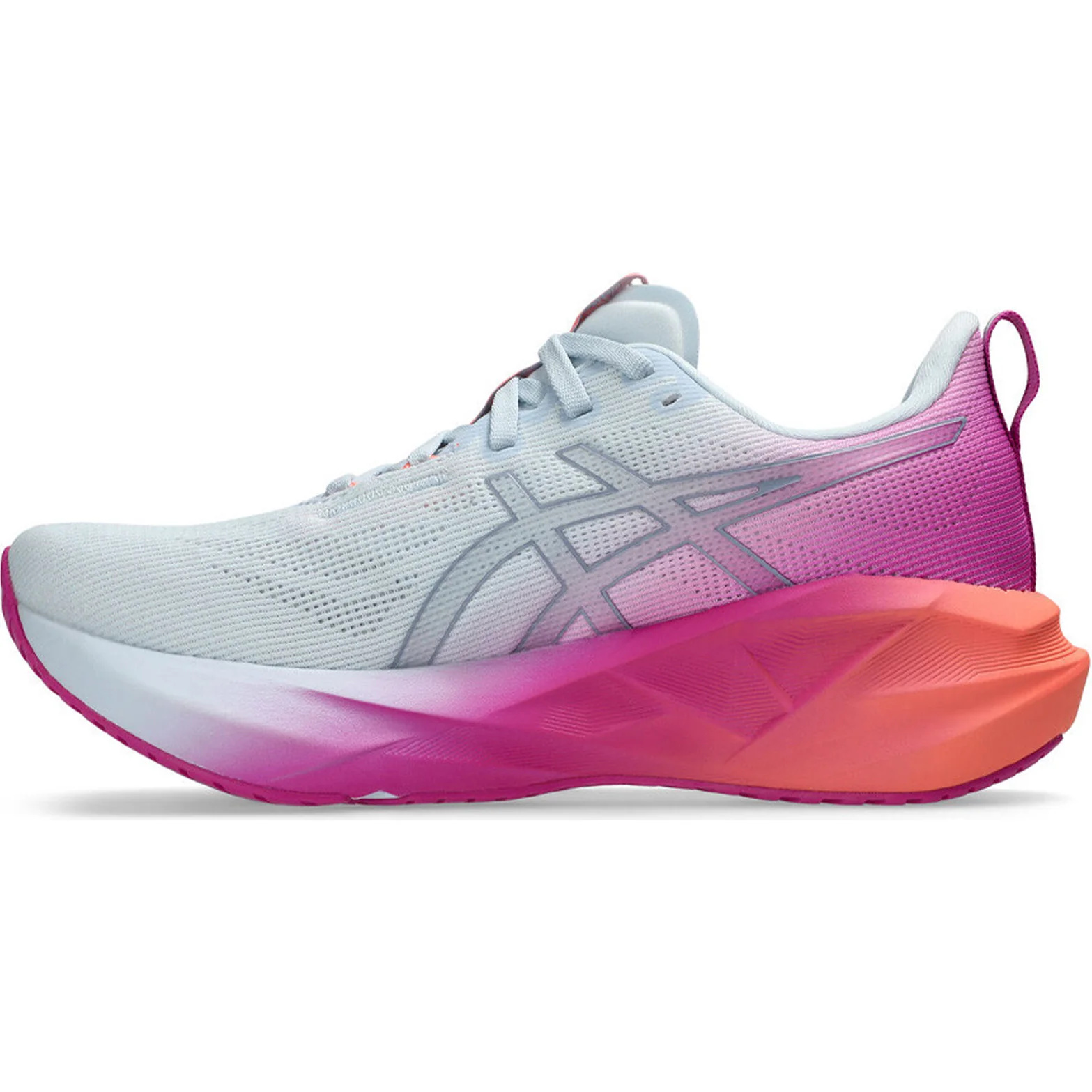 Women's Novablast 5 Running Shoes Sky / Digital Sakura - Image 2
