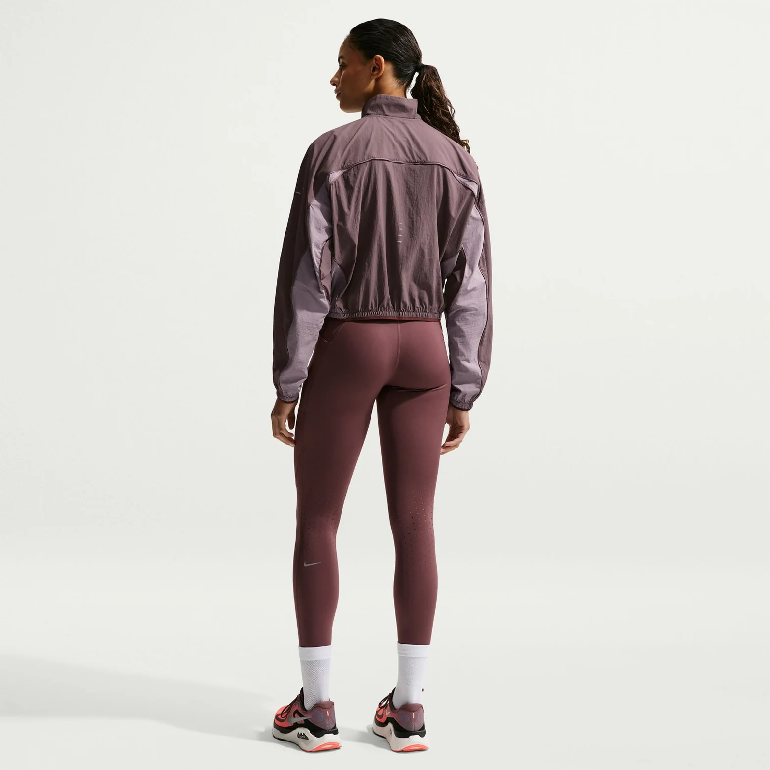 Women's Repel Running Jacket Tattoo / Light Violet Ore / Burgundy Crush - Image 5